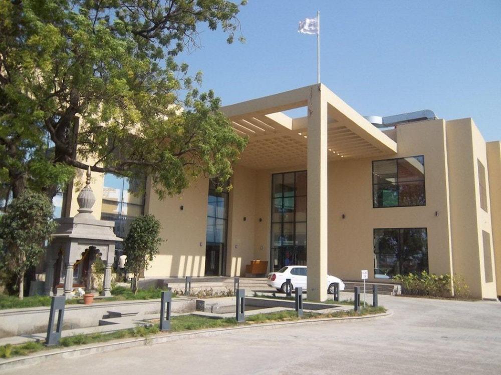 St Laurn The Spiritual Resort Shirdi Εξωτερικό φωτογραφία