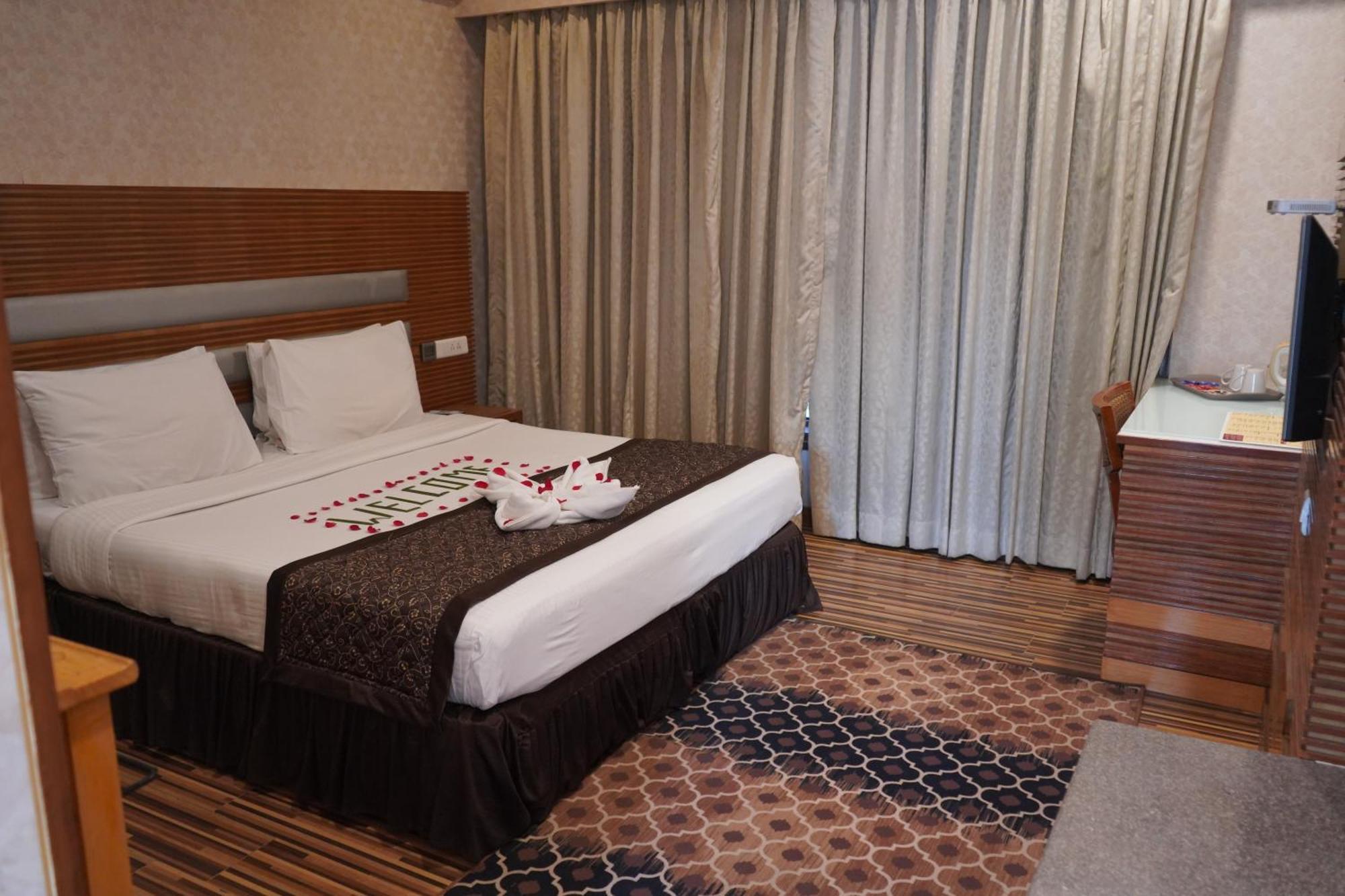St Laurn The Spiritual Resort Shirdi Εξωτερικό φωτογραφία