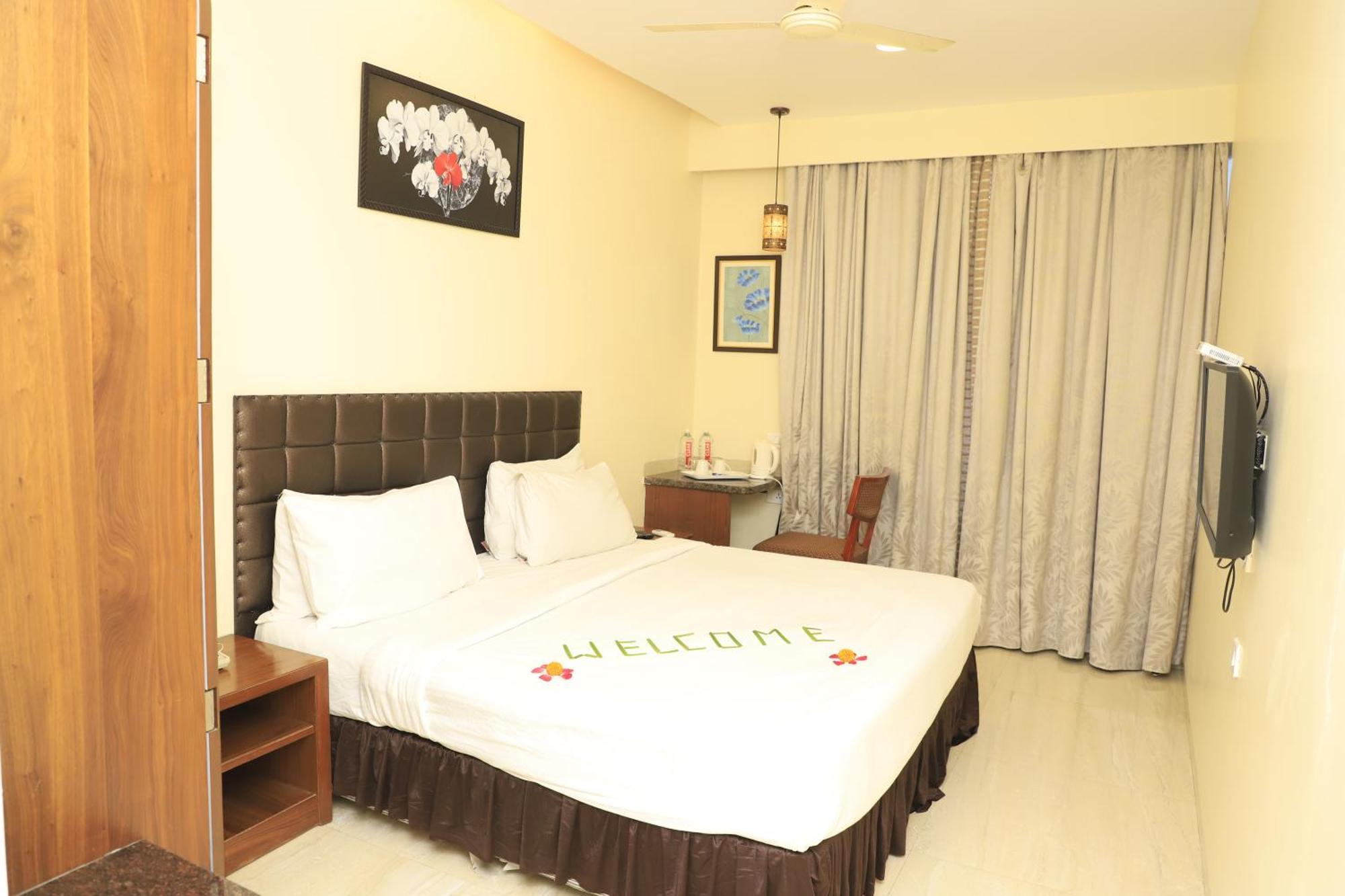 St Laurn The Spiritual Resort Shirdi Εξωτερικό φωτογραφία