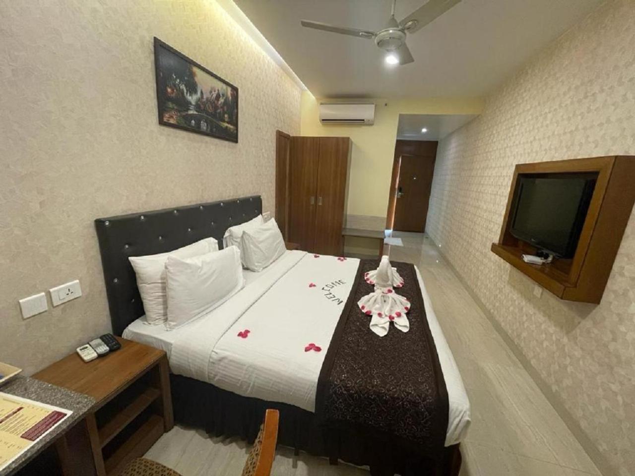 St Laurn The Spiritual Resort Shirdi Εξωτερικό φωτογραφία