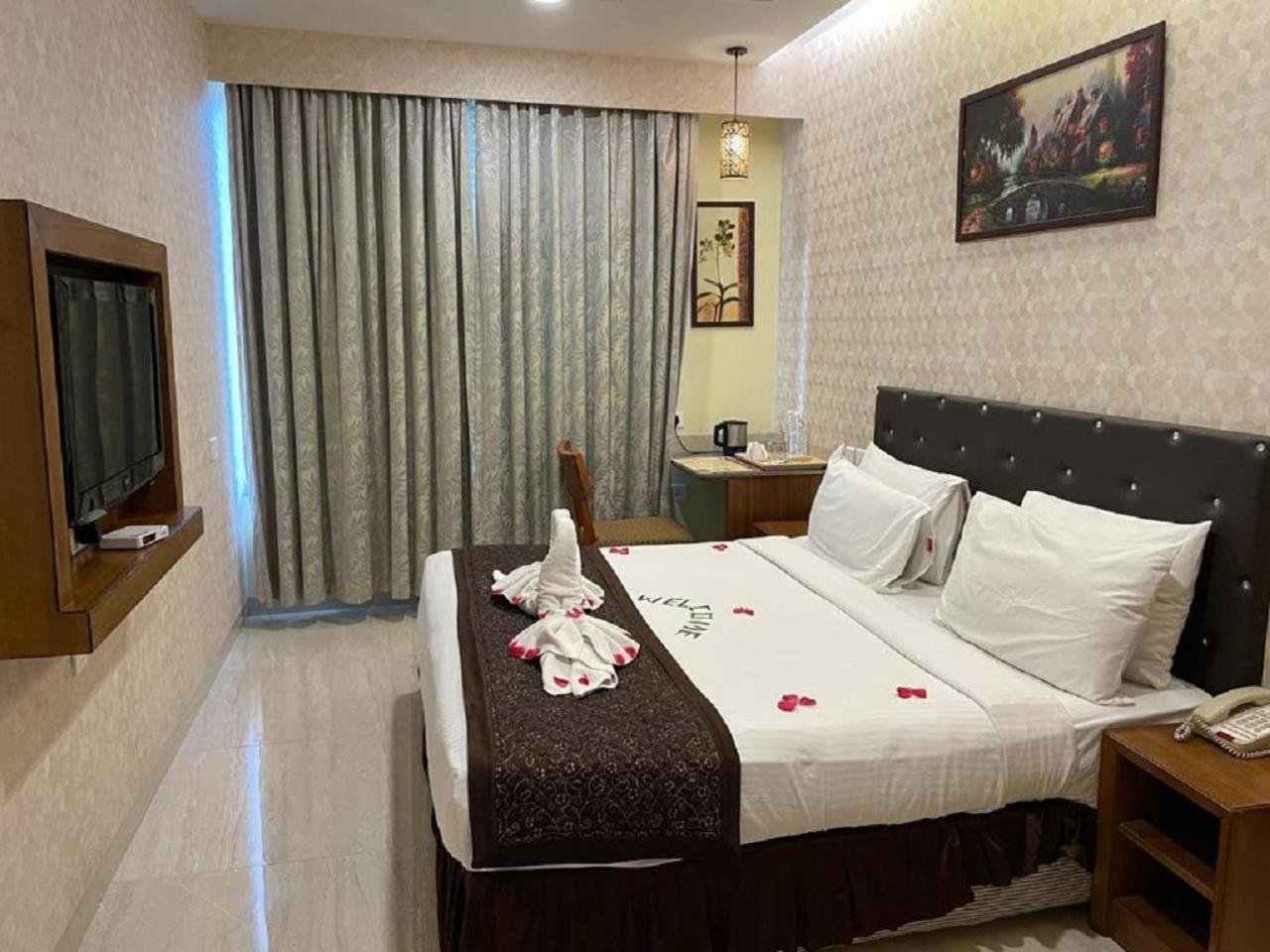 St Laurn The Spiritual Resort Shirdi Εξωτερικό φωτογραφία